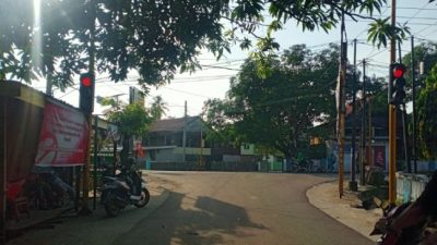 persimpangan lampu merah camba utara