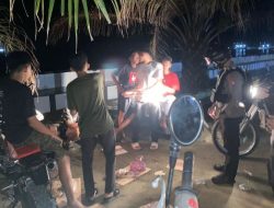 Lagi Asyik Pesta Miras di Pantai Bahari, Sejumlah Pemuda Ini Didatangi Polisi
