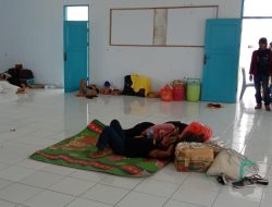 Cuaca Ekstrem, Puluhan Calon Penumpang KM Nusantara Tujuan Kotabaru Terpaksa Nginap di Pelabuhan Majene