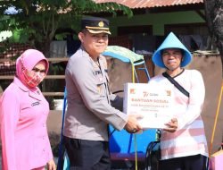 Peduli Kaum Dhuafa, Polres Majene Bagi Sembako Jelang Hari Bhayangkara Ke 77
