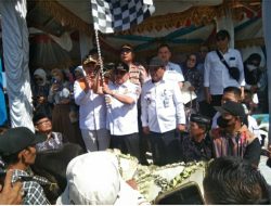 Bupati Majene Bersama Wakilnya Lepas Rombongan Messawe To Tammaq Secara Resmi