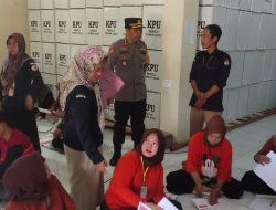 Karo Ops Polda Sulbar Pantau Logistik di Gudang KPU Majene
