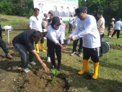 Gerakan Menanam Pohon dan Jalan Santai, Komitmen DPRD Sulbar Bangun Ekosistem Ekonomi Hijau