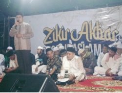 Lautan Manusia Padati Zikir Akbar Paslon Bupati Majene Nomor Urut 1