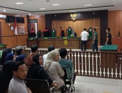 Aniaya Rekan Kerja, Direktur Perumda Aneka Usaha Majene Jalani Sidang Perdana