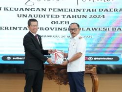 Tingkatkan Akuntabilitas, Gubernur Sulbar Serahkan Laporan Keuangan ke BPK