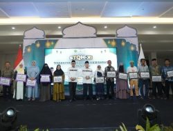 Gubernur SDK dan Wagub Salim Serahkan Bantuan Hibah dan Beasiswa di Pembukaan STQH XI Sulbar