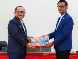 Dukung Akuntabilitas, Gubernur Sulbar Serahkan Laporan Keuangan 2024 dengan Opini WTP