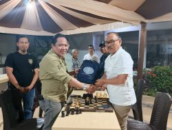 Gubernur Sulbar dan Ketua Percasi Lakukan Eksebisi Catur Jelang Launching Maskot Kejurnas 2025
