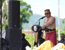 Gubernur Suhardi Duka Hadiri Ritual Massossor Manurung, Ajak Warga Rawat Jati Diri Budaya Mamuju