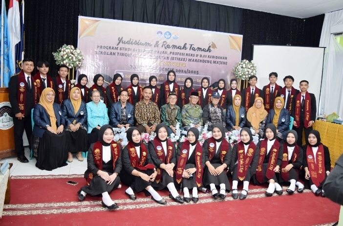 Yudisium Stikes Marendeng Majene