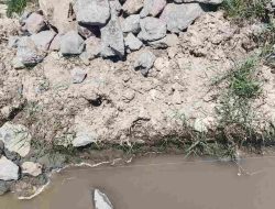 Pekerjaan Drainase di Talumung Dinilai Asal-asalan: Tanpa Papan Informasi, Material Diragukan