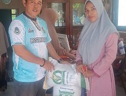 Pemdes Bababulo Salurkan Bantuan Pangan, Fadli Paulangi: Wujud Kehadiran Negara bagi Warga