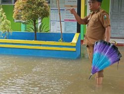 Kades Adriansyah Turun ke Lokasi, Banjir Rendam Permukiman dan Fasilitas Pendidikan