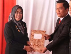 Peringati HUT Bhayangkara ke-80, Bupati Majene Berikan Penghargaan kepada Tim Reskrim Polres Majene