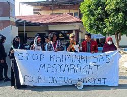 Aliansi Mahasiswa Gelar Aksi di Depan Polres Majene, Desak Kapolda Sulbar Copot Kapolres Mamasa