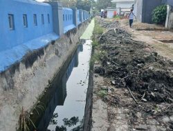 Antisipasi Banjir dan Kejar Adipura, PUPR Majene Kerahkan Alat Berat Bersihkan Drainase