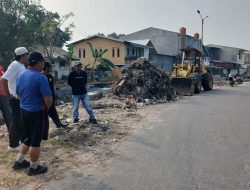 PUPR Majene Bersihkan Bantaran Sungai Saleppa, Antisipasi Ancaman Banjir Saat Hujan